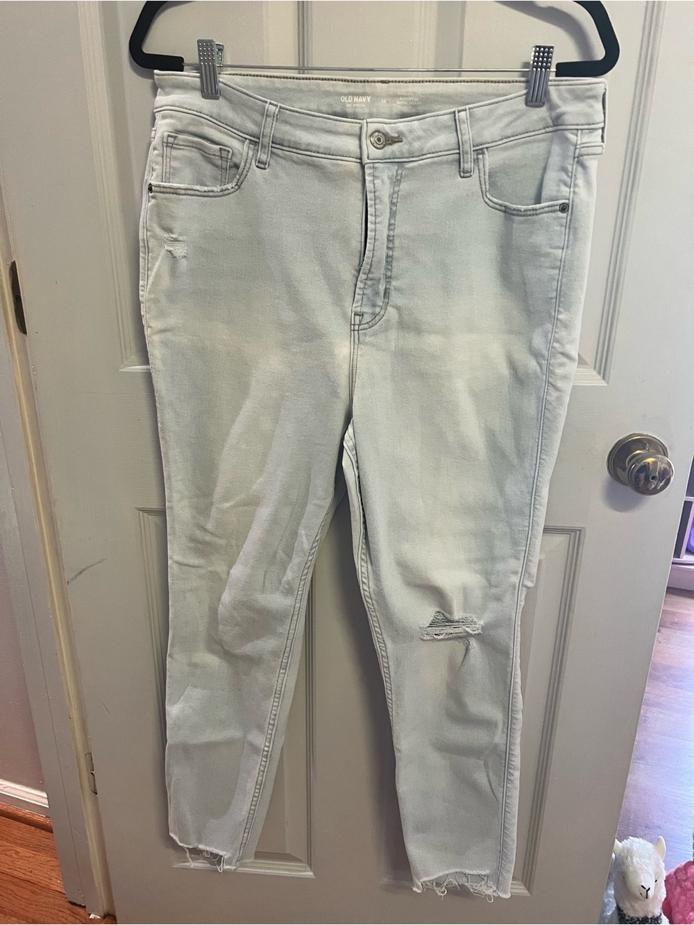 Old Navy Women’s Light Blue Rockstar Super Skinny Distressed Jeans